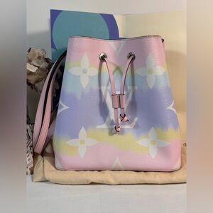 Louis Vuitton Escale NeoNoe Mm